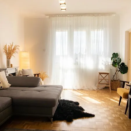 Firpo Apartment Eger
