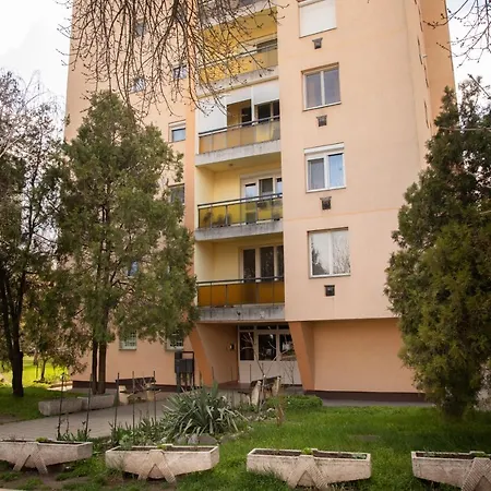 Firpo Эгер
